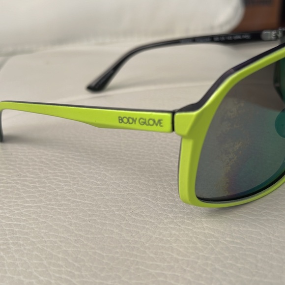 Body Glove Men's Shield Sunglasses Green - Picture 5 of 14